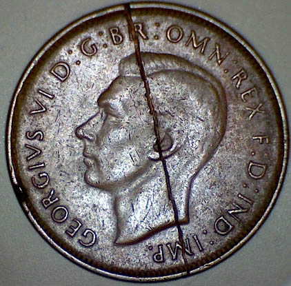 Australia-1947-Halfpenny---Cracked-In-Two