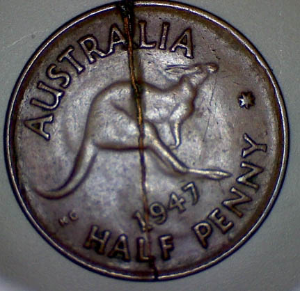 Australia-1947-Halfpenny---Cracked-In-Two
