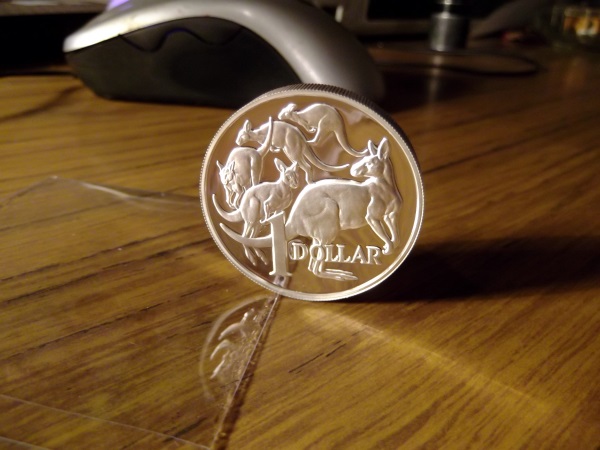 High-Releif-$1-Silver-Mob-Of-Roos-Coin